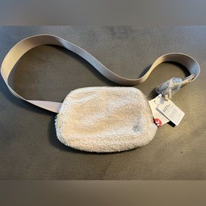 lululemon Everywhere Belt Bag Fleece - NWT